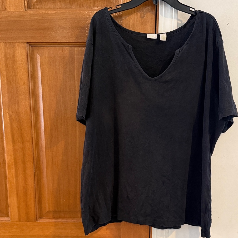 Caslon Black Short Sleeve V-Neck Tee, Women’s size 2X!